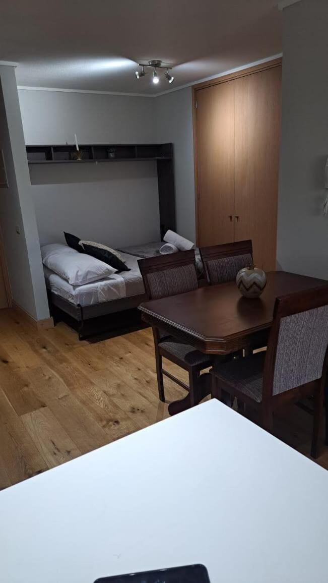 1d1b Estacionamiento Y Terraza En Puertovaras 2pax Servicio Hom * Puerto Varas